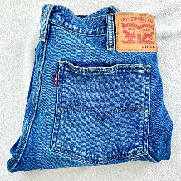 Levi's Denim - Levi’s cargo jeans. 💙